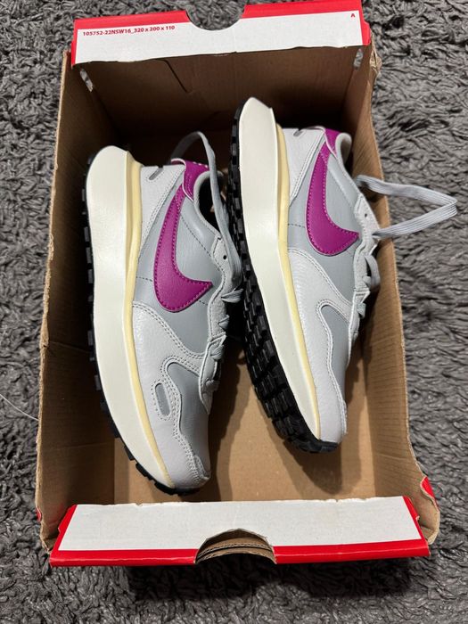 Nou în cutie:Adidași Nike Phoenix Waffle marimea 35.5