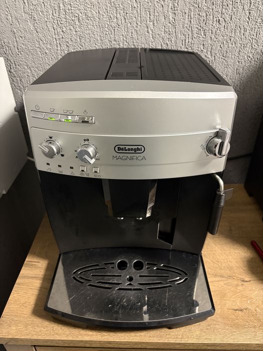 Expresor Delonghi Magnifica Stare foarte buna