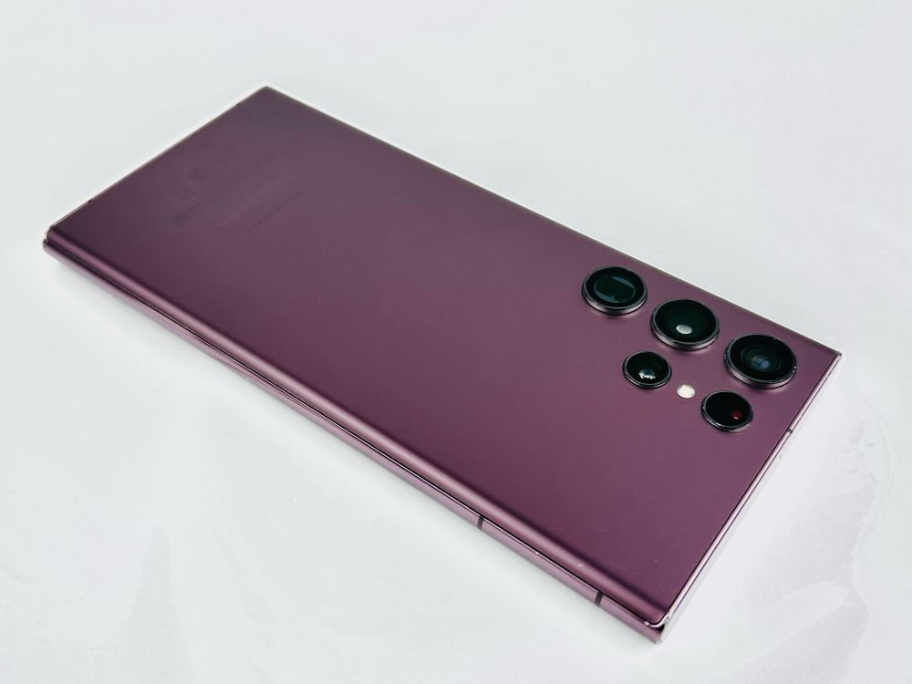 Samsung Galaxy S22 Ultra 5G 128GB Burgundy Отличен! Гаранция!
