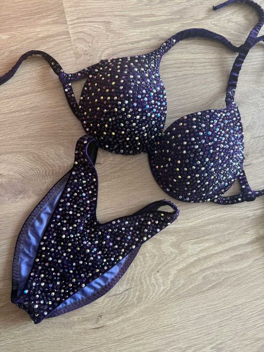 Vand Costum pentru Bikini Fitness