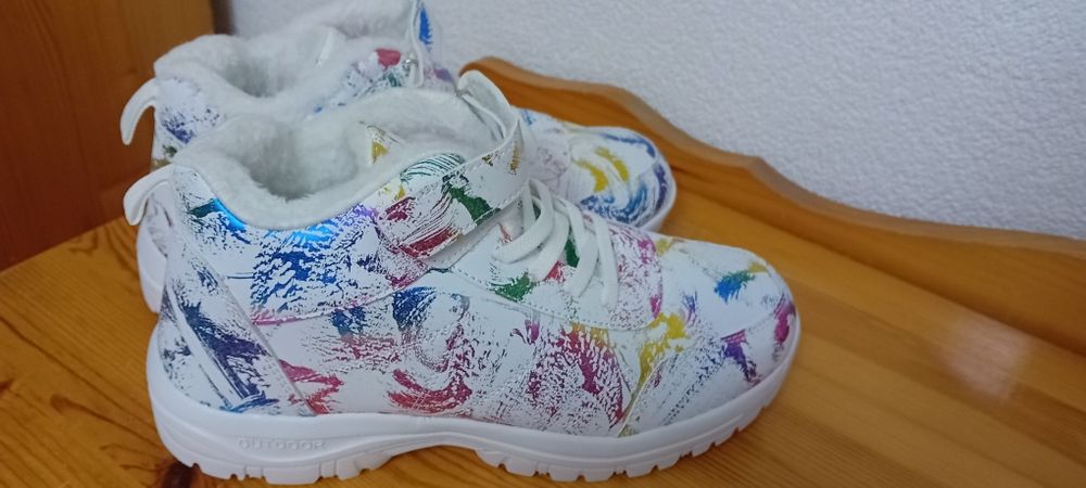 Олекотени зимни боти