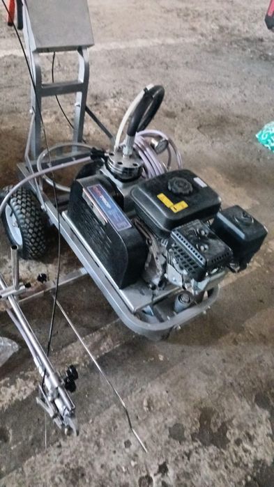 Разметочная машина для краски, дорожных разметок