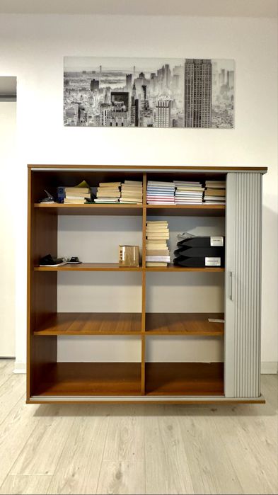 Set mobilier birou + biblioteca +set bar+masute+2 covoare+2 tablouri