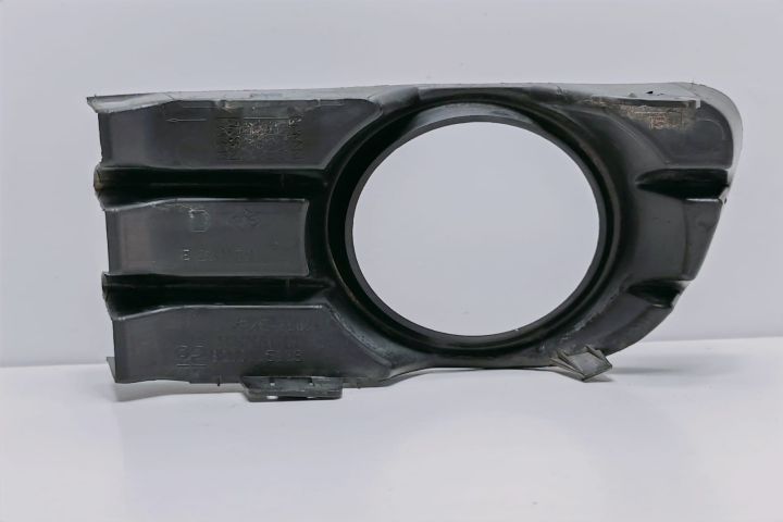 Grila  proiector dreapta 8200115118 Renault Megane a 2-a generatie (f