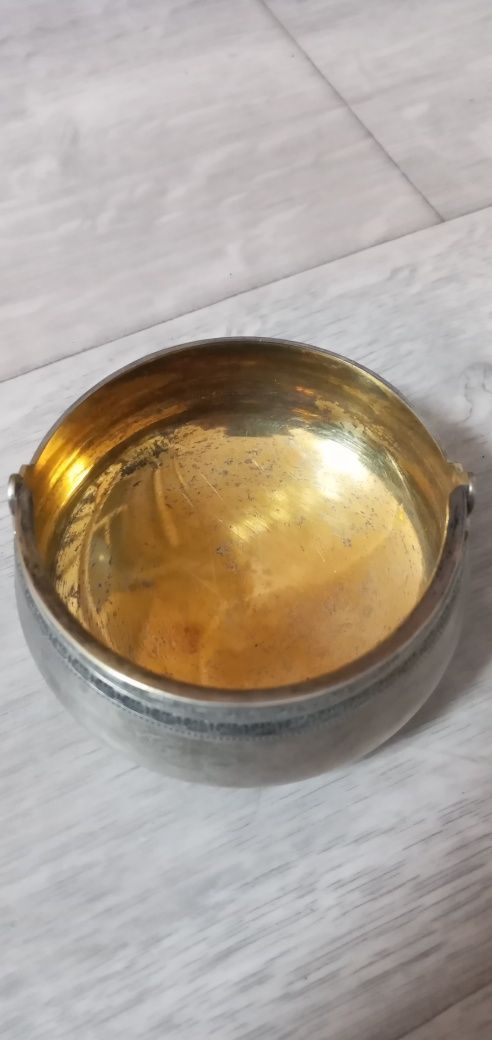 Продам серебряную сахарницу