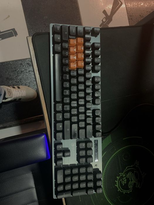 Kuchli kompyuter, MONITOR, Klaviatura mishka