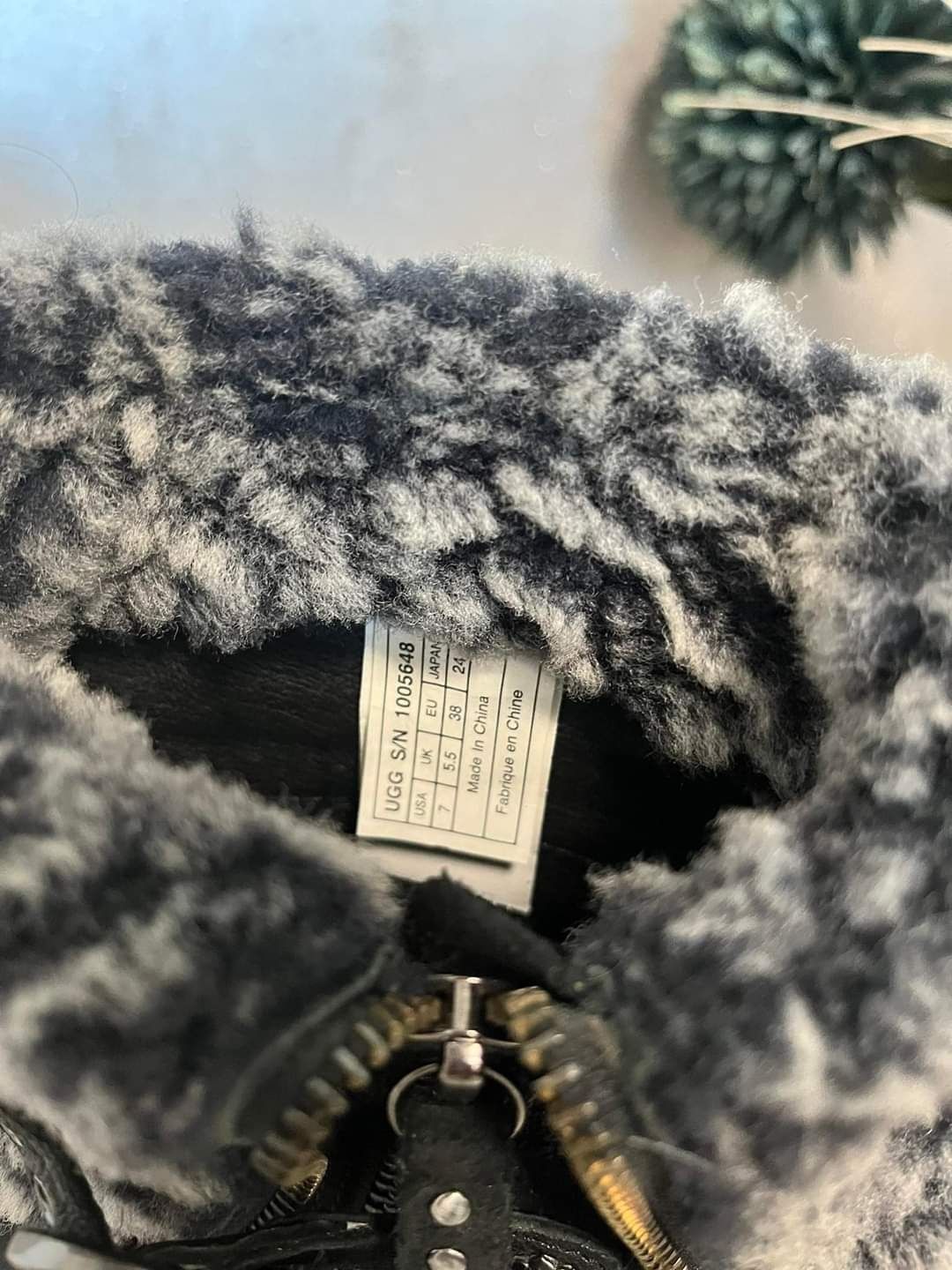 Нови спортно елегантни ботуши на UGG
