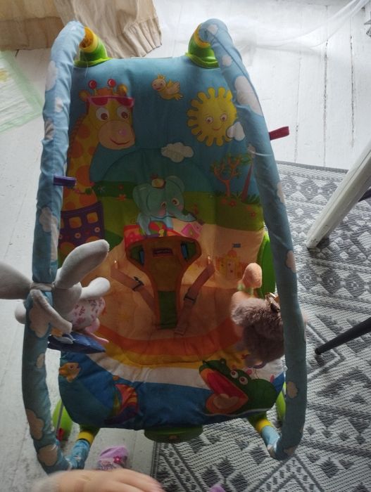 Уокър, шезлонг и ИКЕА стол за хранене