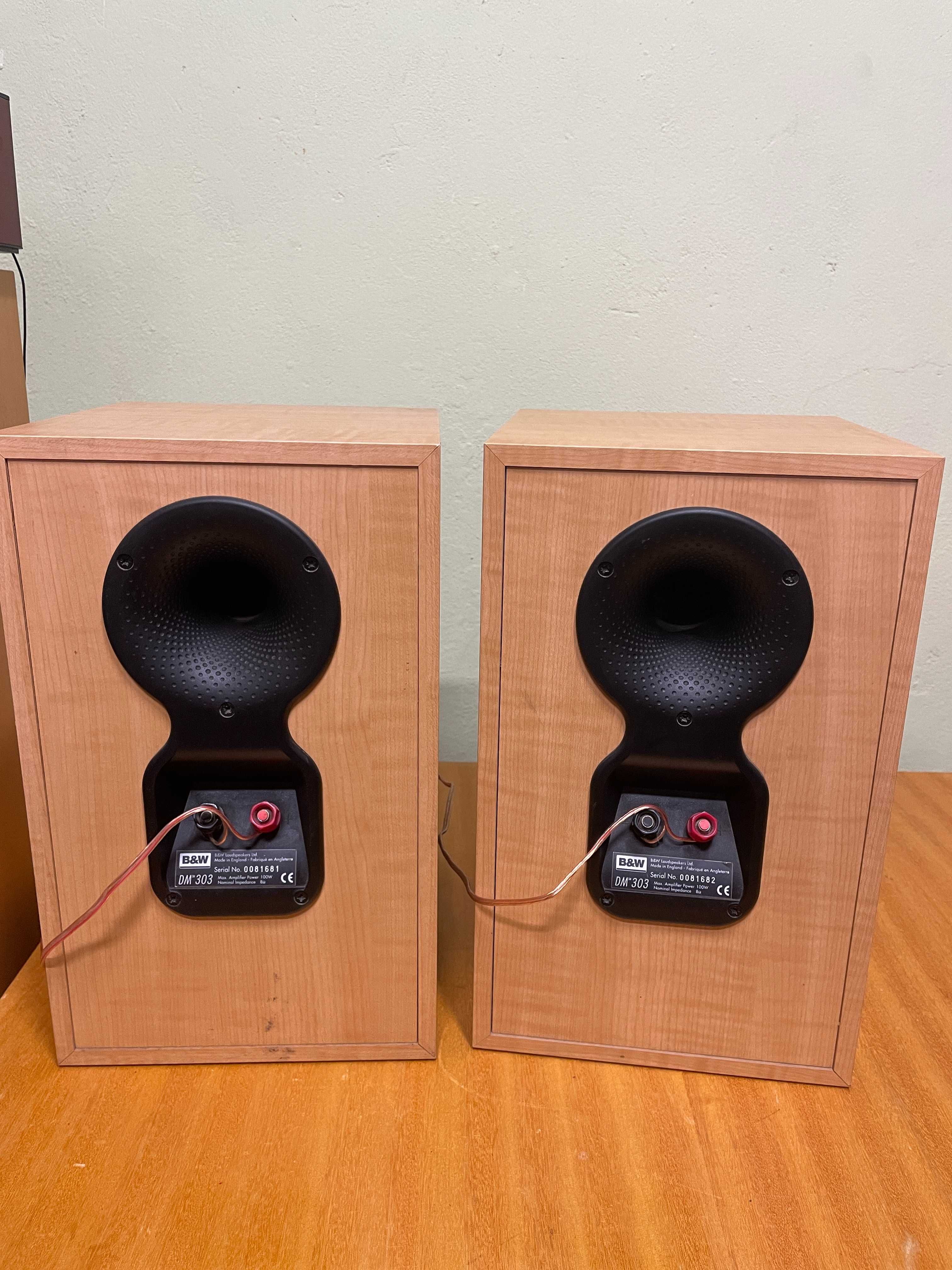 Bowers and Wilkins B&W DM303 букшелф тонколони английски