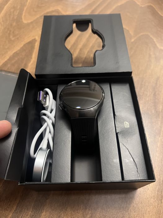 HUAWAEI watch 5 Чисто нов