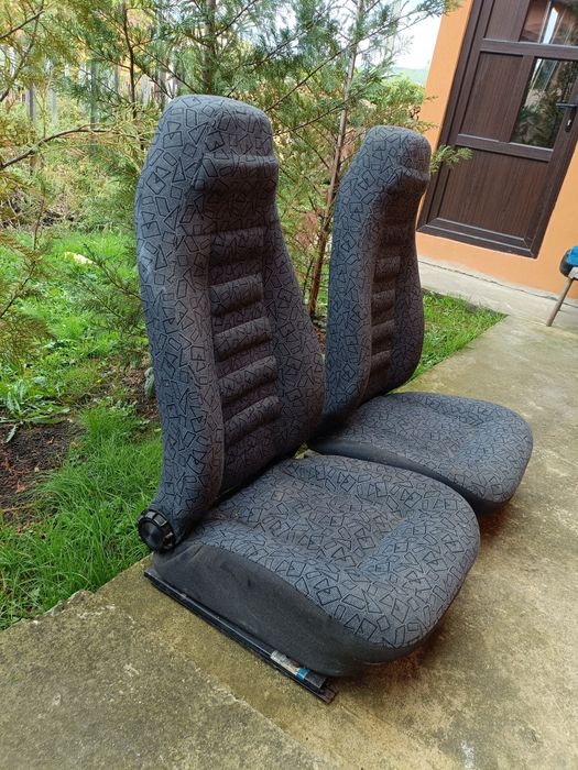 Banchete fata Dacia/Aro