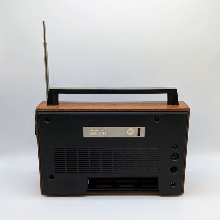 Radio Selena B215