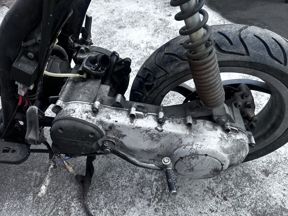 Motor scuter piaggio nrg mc3