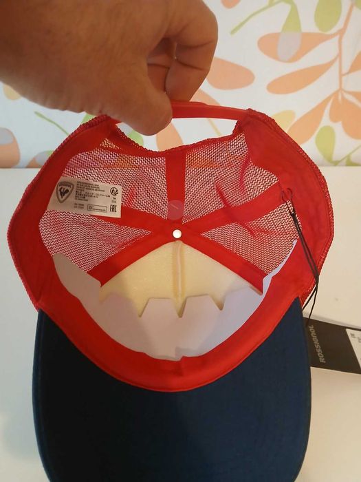 Шапка с козирка Rossignol