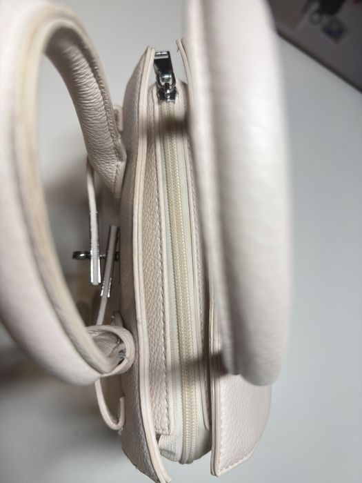 Бяла дамска чанта