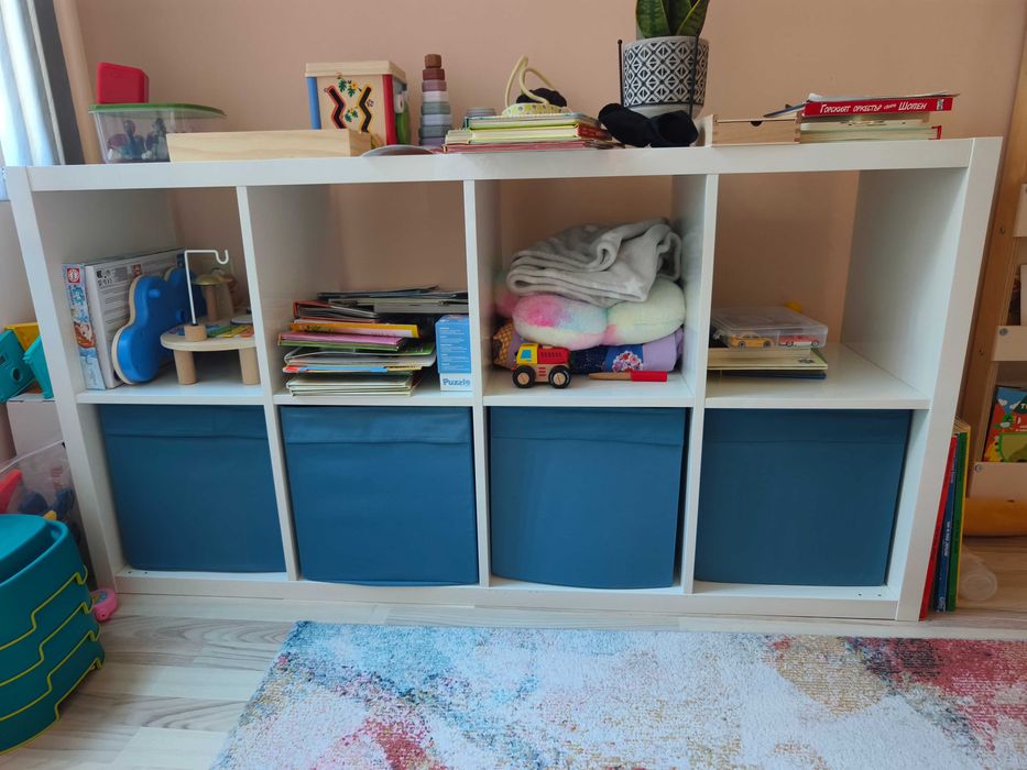 IKEA KALLAX етажерка бяла гланц + 4 кутии за съхранение