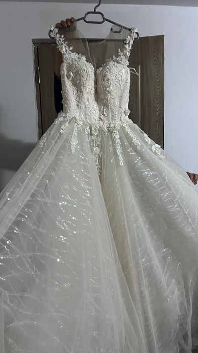 Vând rochie mireasa cu eticheta