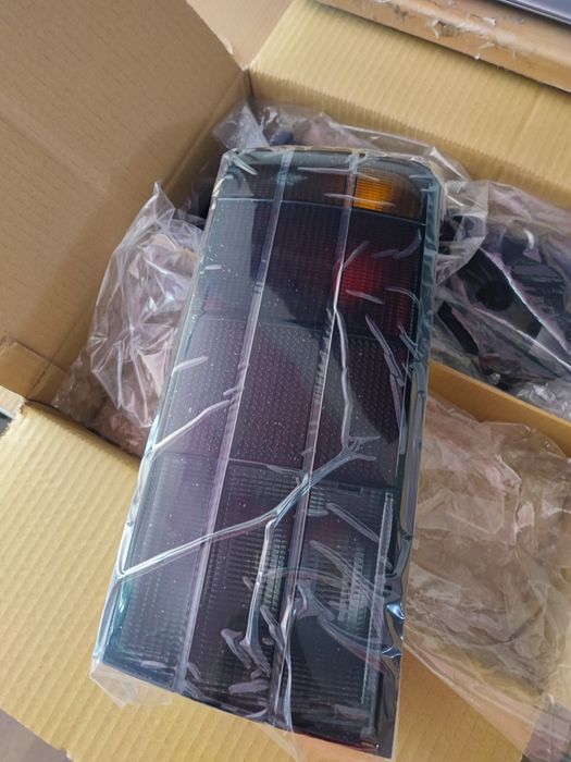 Стопове БМВ Е30 Нови стил Черна ХЕЛА BMW E30 Тунинг опушени тъмни