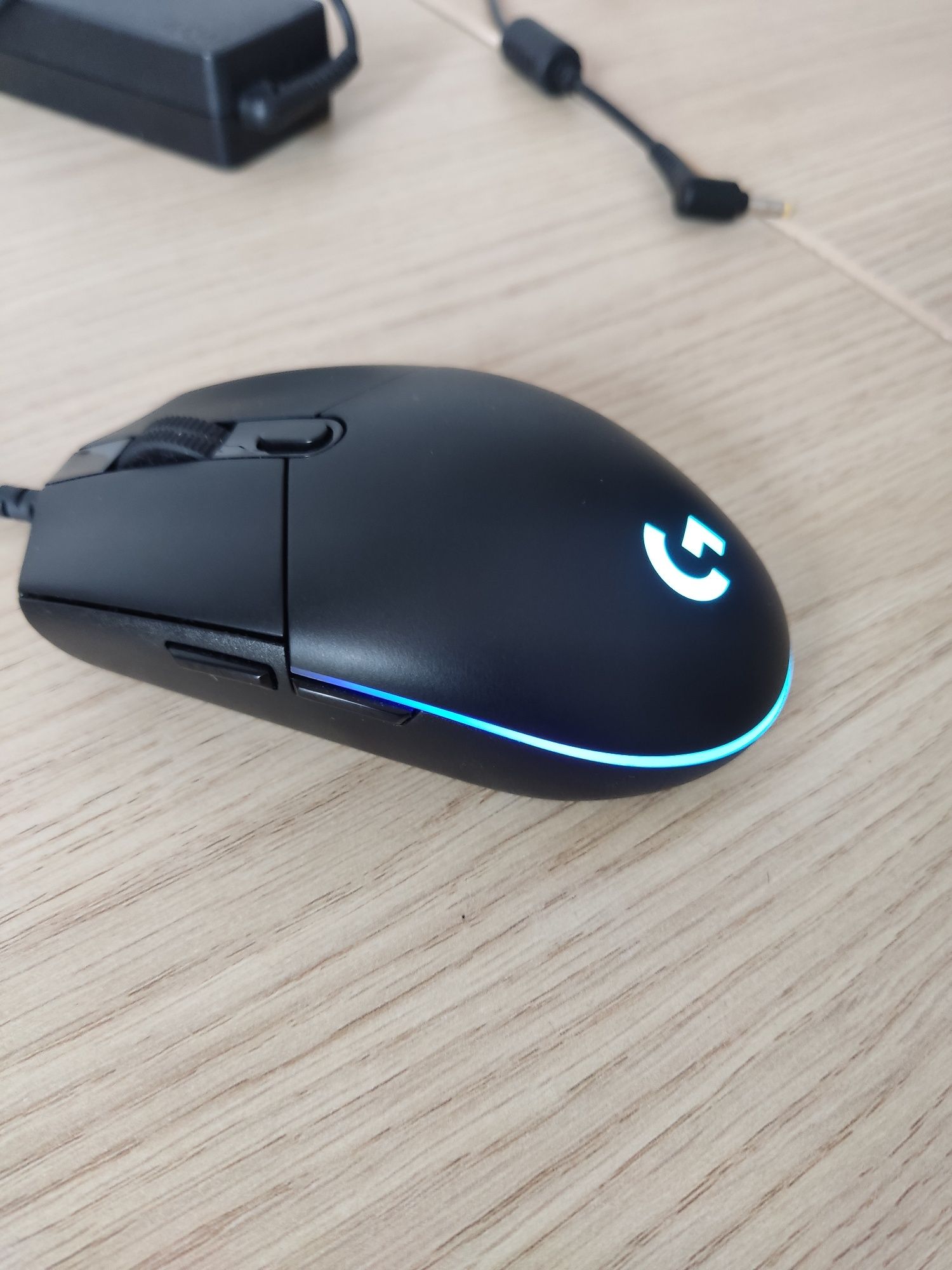 Продам игровую мышку Logitech g102