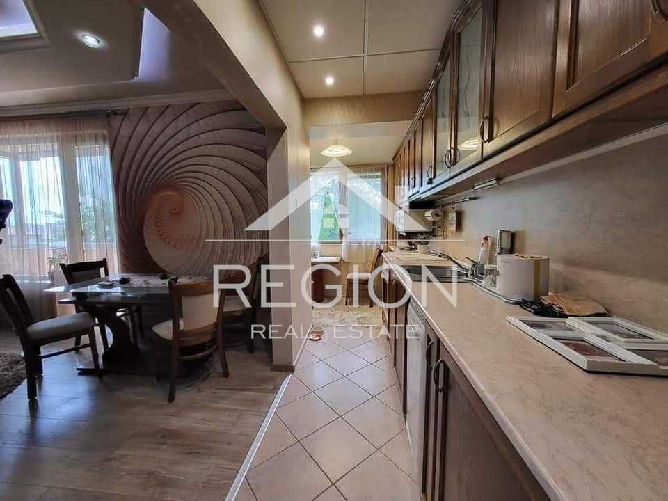 Дава се под наем Тристаен апартамент в Варна, Цветен квартал - 90 кв.м за 408 € - Снимка #1