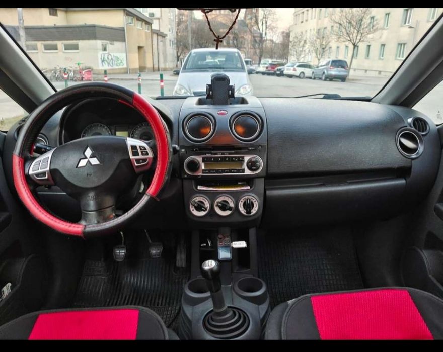 Mitsubishi Colt 1.3 benzina an 2012 euro 5
