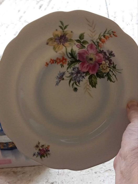 продам качественные тарелки