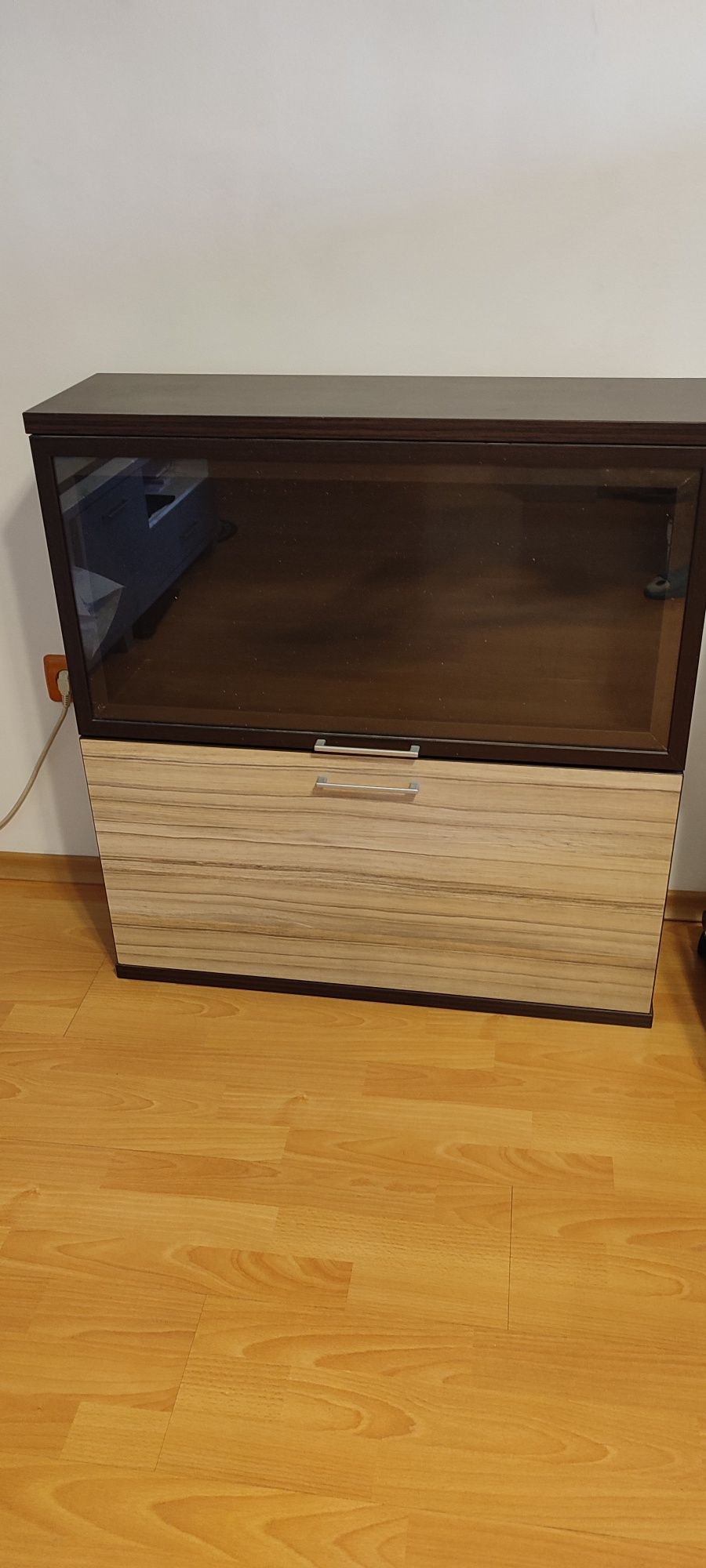 Шкаф за стена ш 24/д 80/висок 85