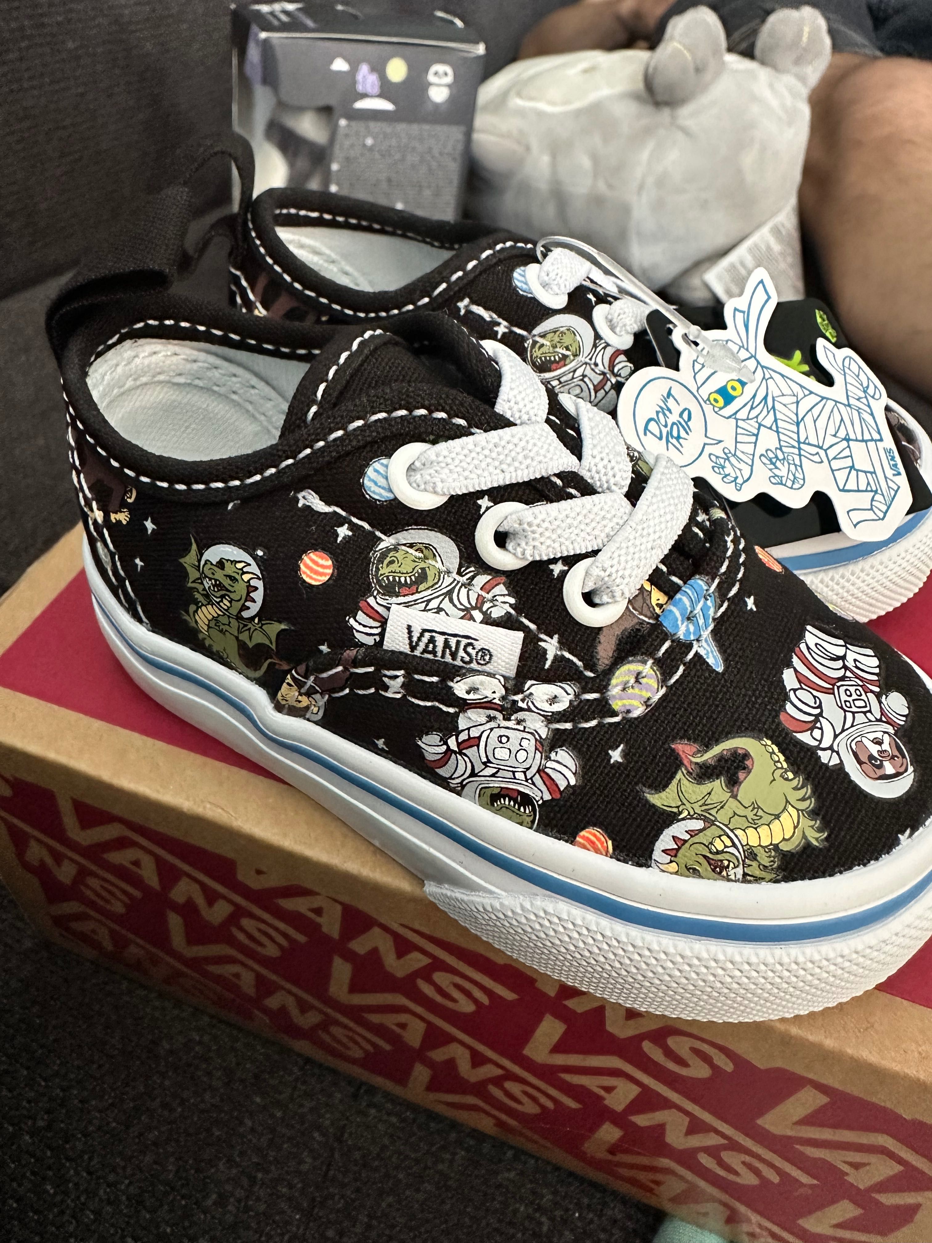 Бебешки кецове обувки оригинални Vans номер 18