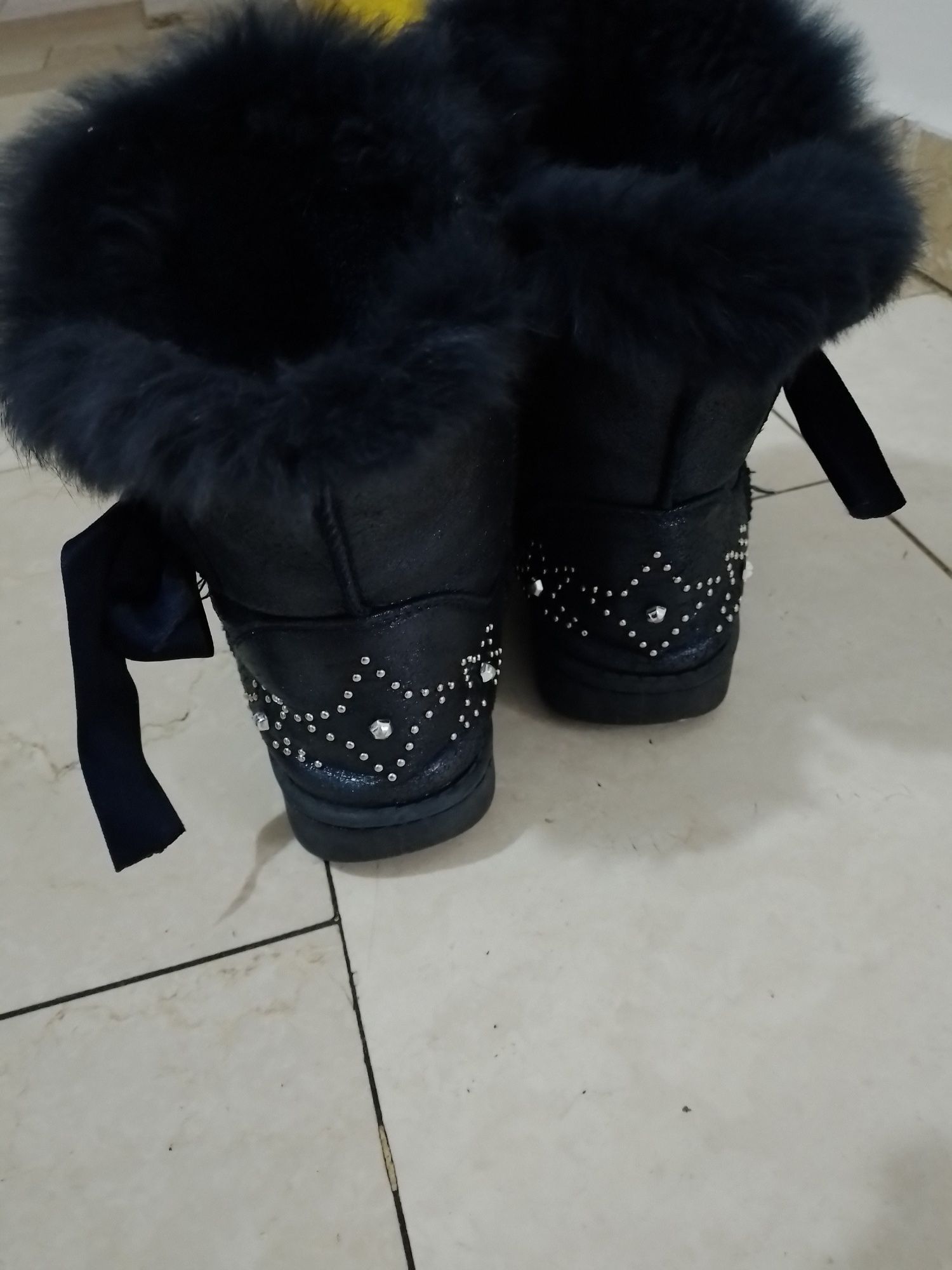 UGG măsura 34 bleumarin