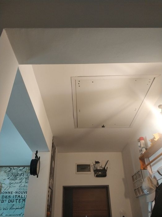 Proprietar vând apartament 2 camere și 2 balcoane+pod