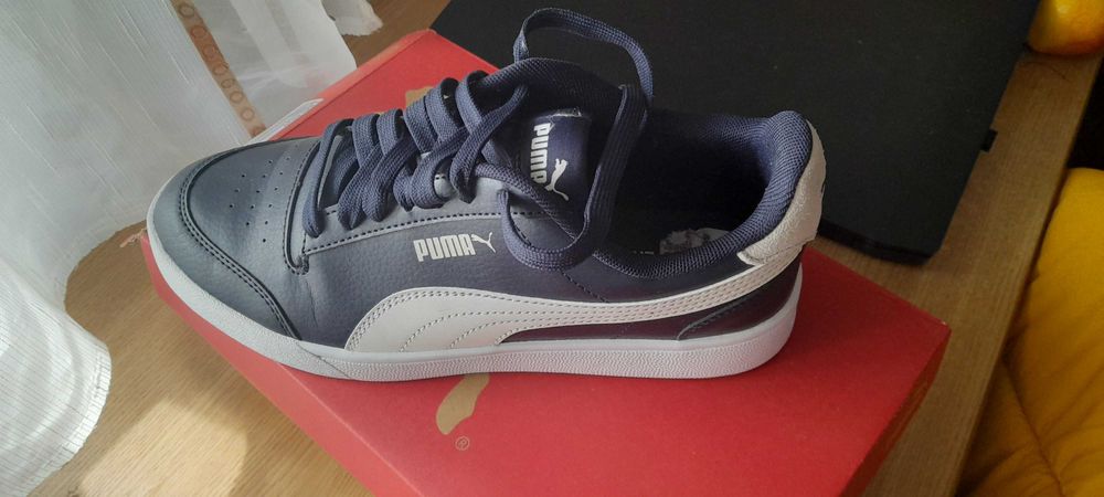 Vând o pereche de puma