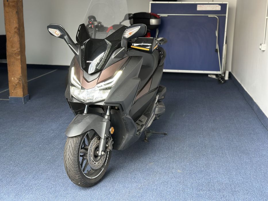 Honda Forza 125 •• Se conduce cu categoria B ••