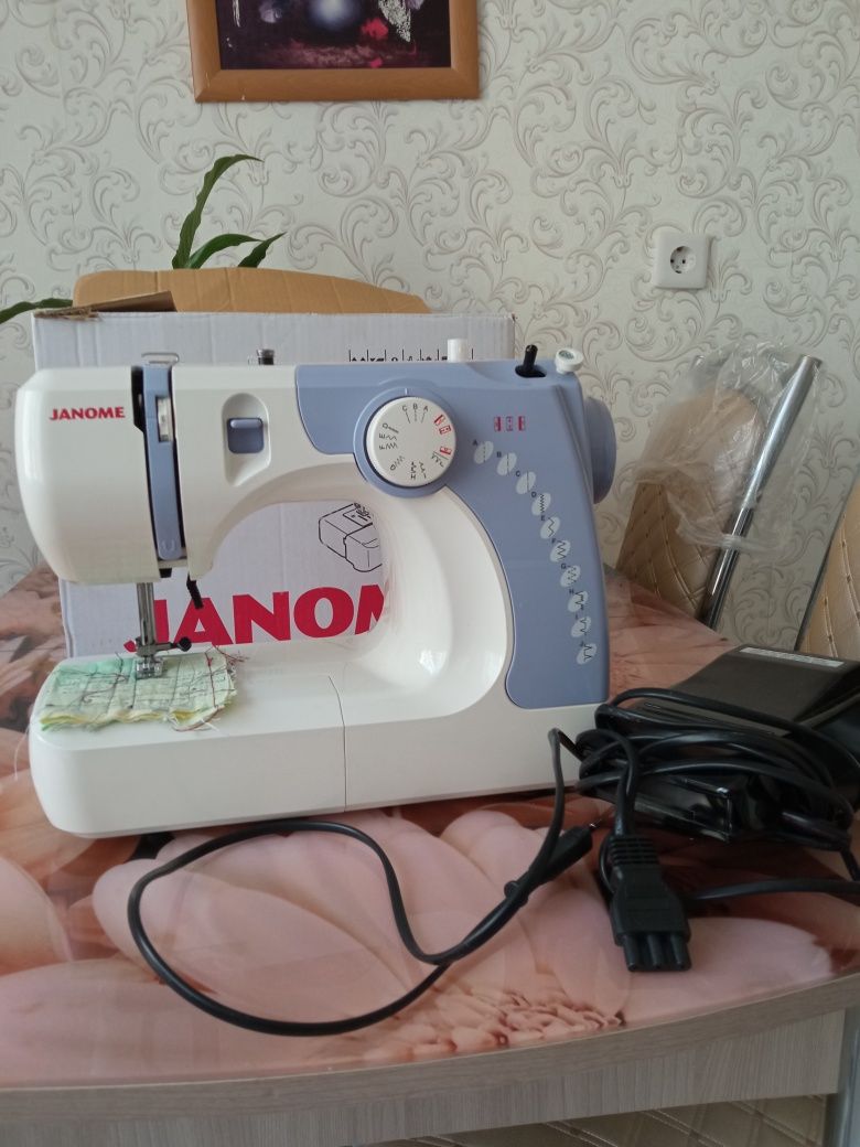 Продажа швейной машинки электрической janome