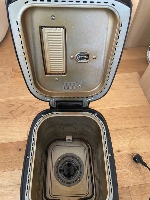 Продавам пекарна за хляб Panasonic SD-ZB2512