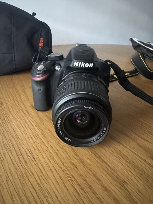 Nikon D3200 oviectiv 18-55mm