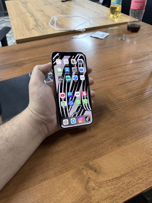 Iphone 12 pro max gold