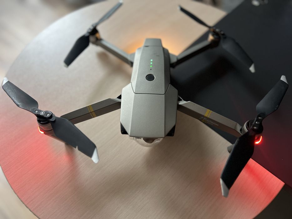 Продавам DJI Mavic Pro Platinum Fly More Combo