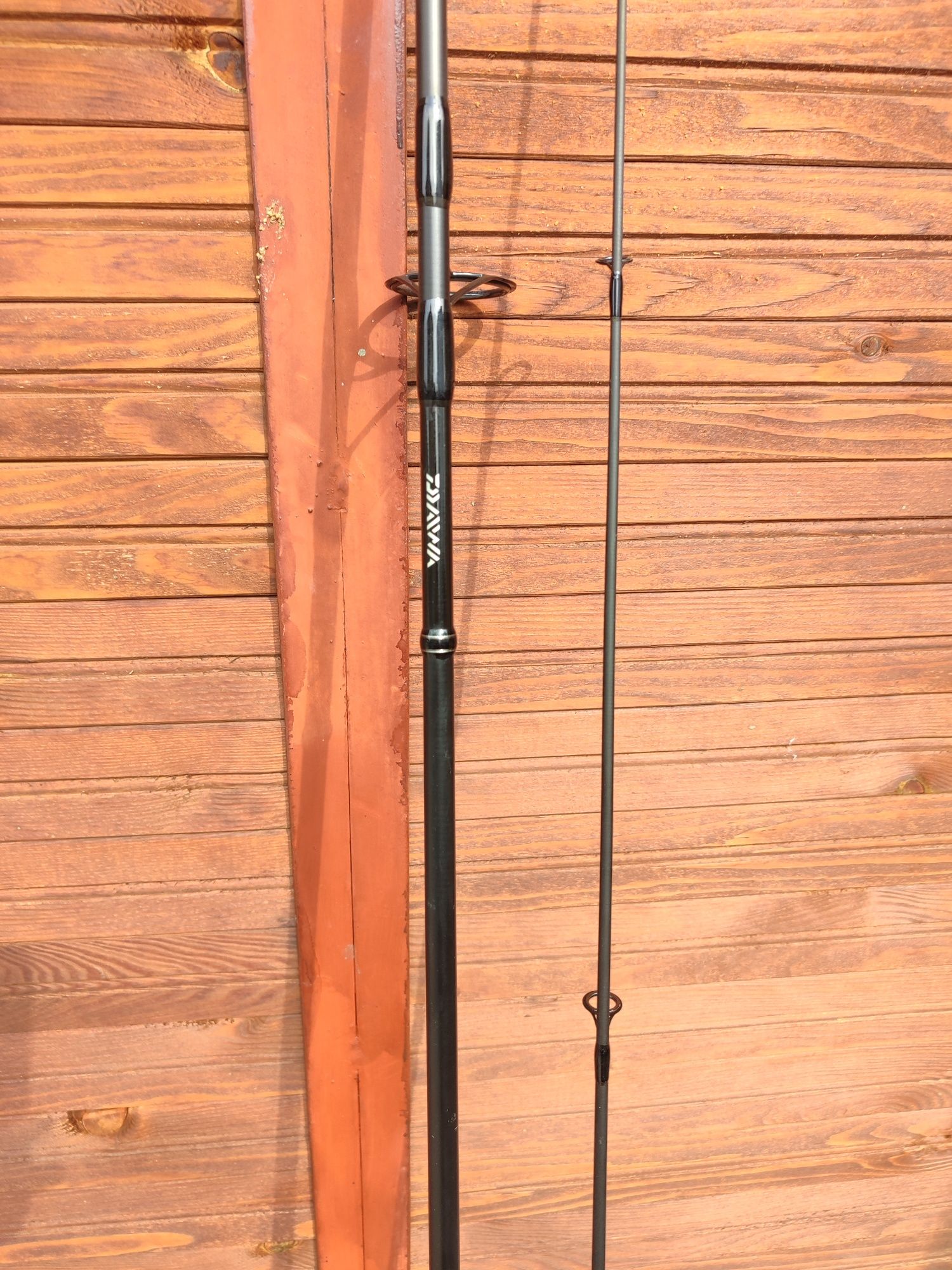 Daiwa, emcast въдицa с калъф и макари daiwa