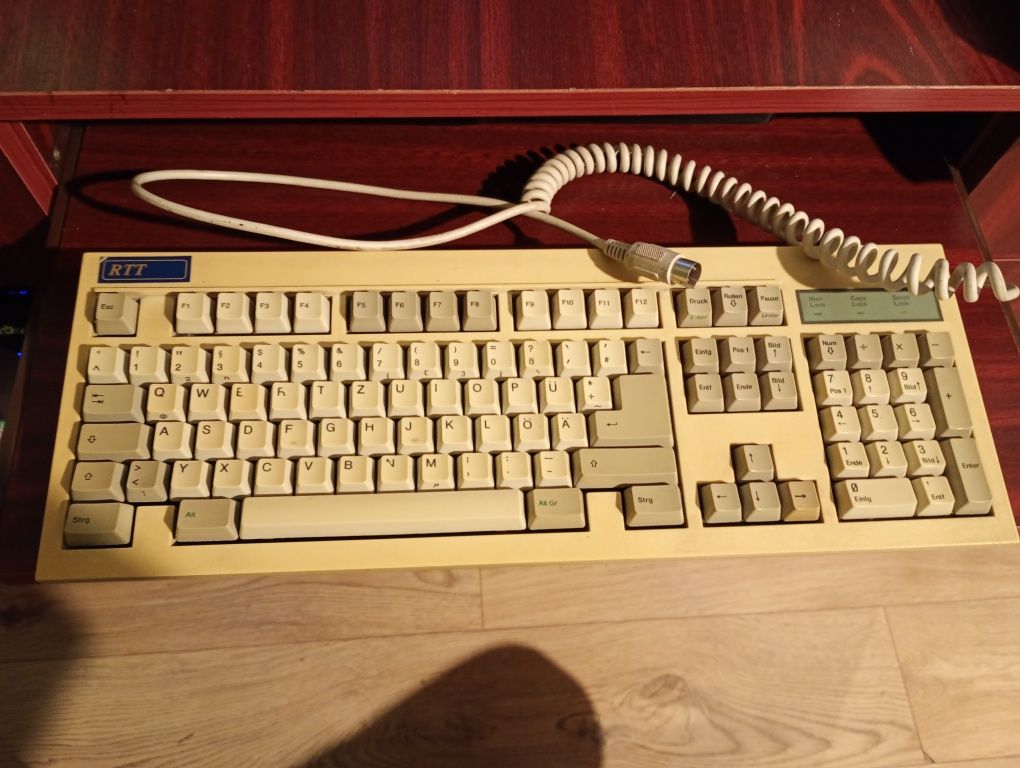 Tastatura antică RTT