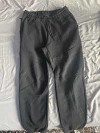 Urgent Pantaloni Nike tech flecce negrii L