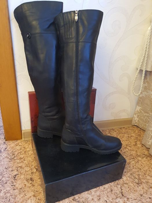 Продам сапоги женские три пары демисезонные