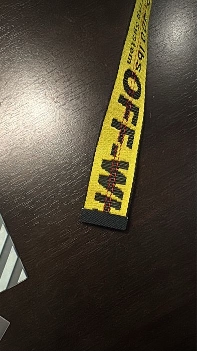 Curea Off white Short Belt