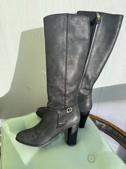 женские сароги,в хорошем состоянии.размер 36.колодка удобная.оригинал