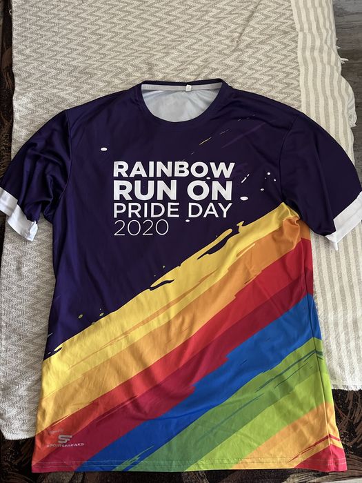 Спортна тениска