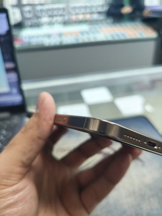 Продам б.у iphone 16pro max 256 desert 94%