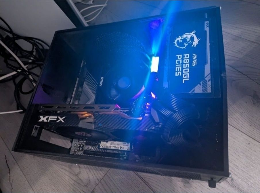 PC gaming ryzen 5 7600 32 gb ram ddr5 +monitor si accesorii