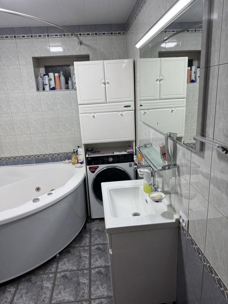 Продаётся 4/5/5 ориентир Японское посольство, улица С.Азимова