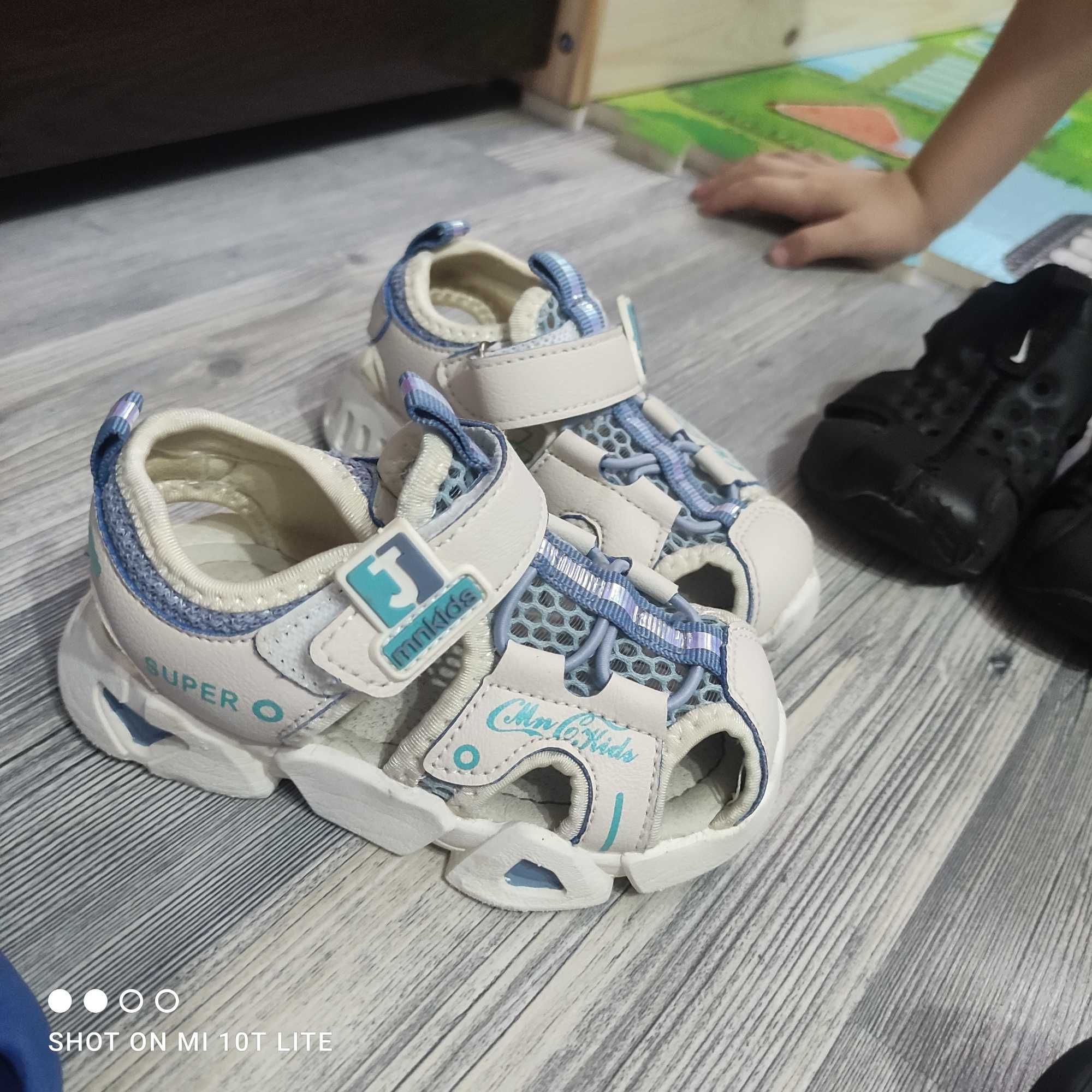 Детски сандали за момче