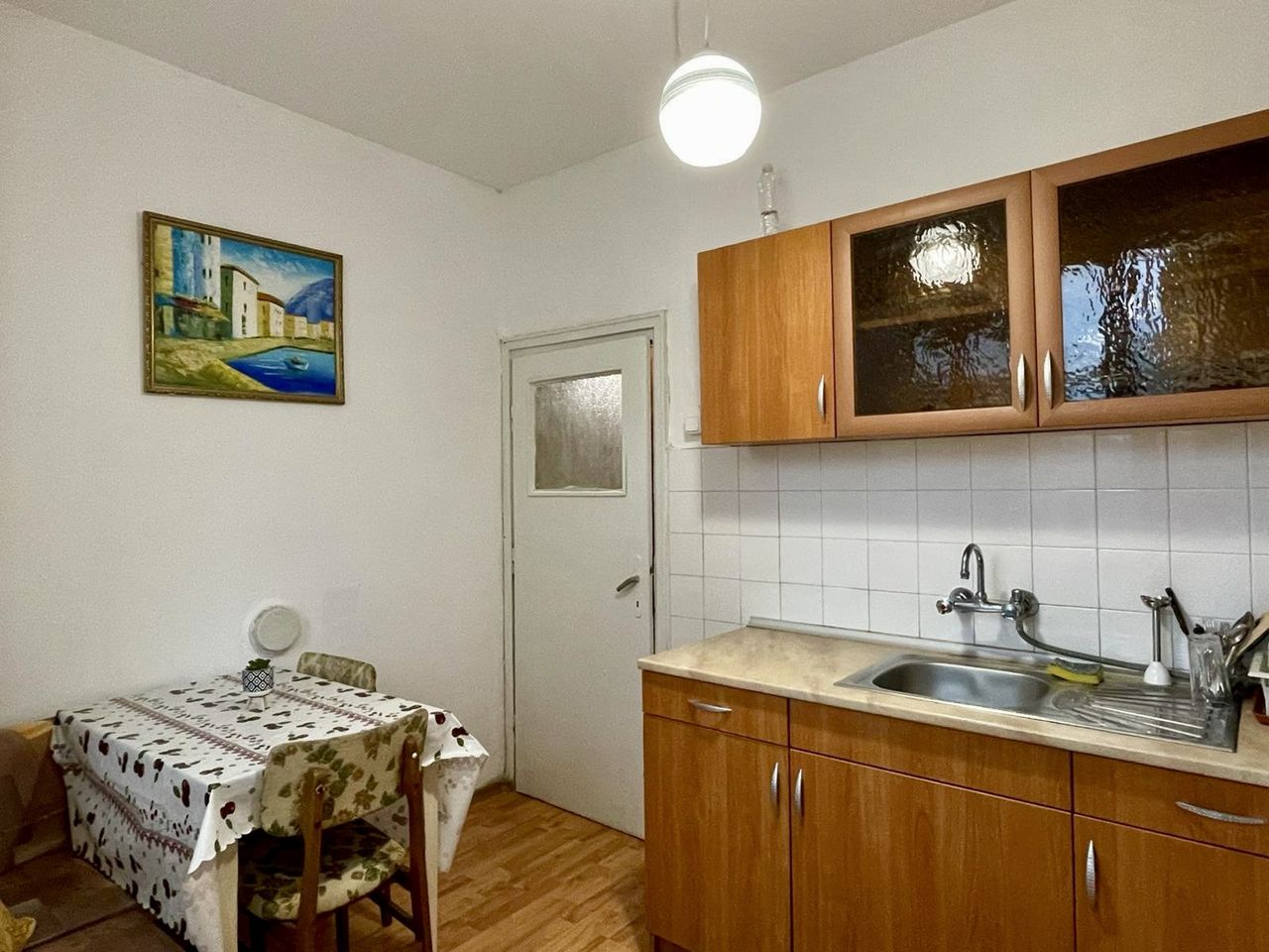 Продава се Тристаен апартамент в Добрич, Център - 65 кв.м за 903 €/кв.м - Снимка #5