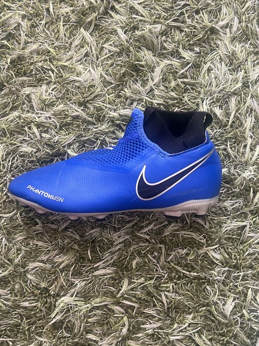 Adidasi fotbal phantom